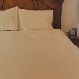 Casaluna Full/ Queen Duvet with 2 shams